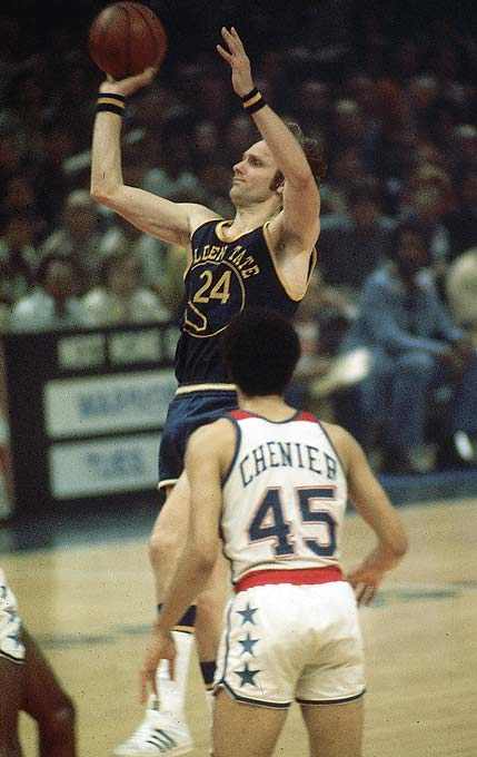 Warriors defeat Bullets